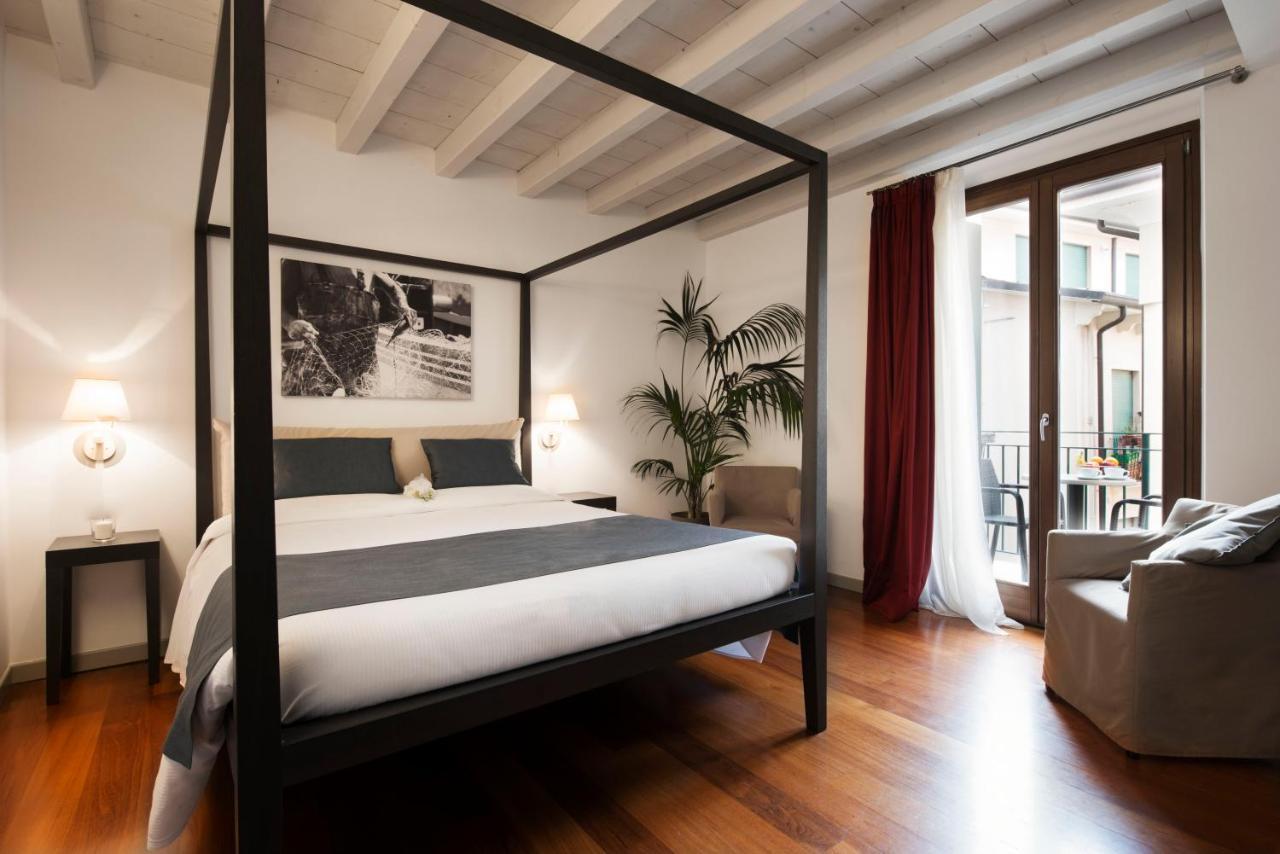 Triple Room Partial Lake View