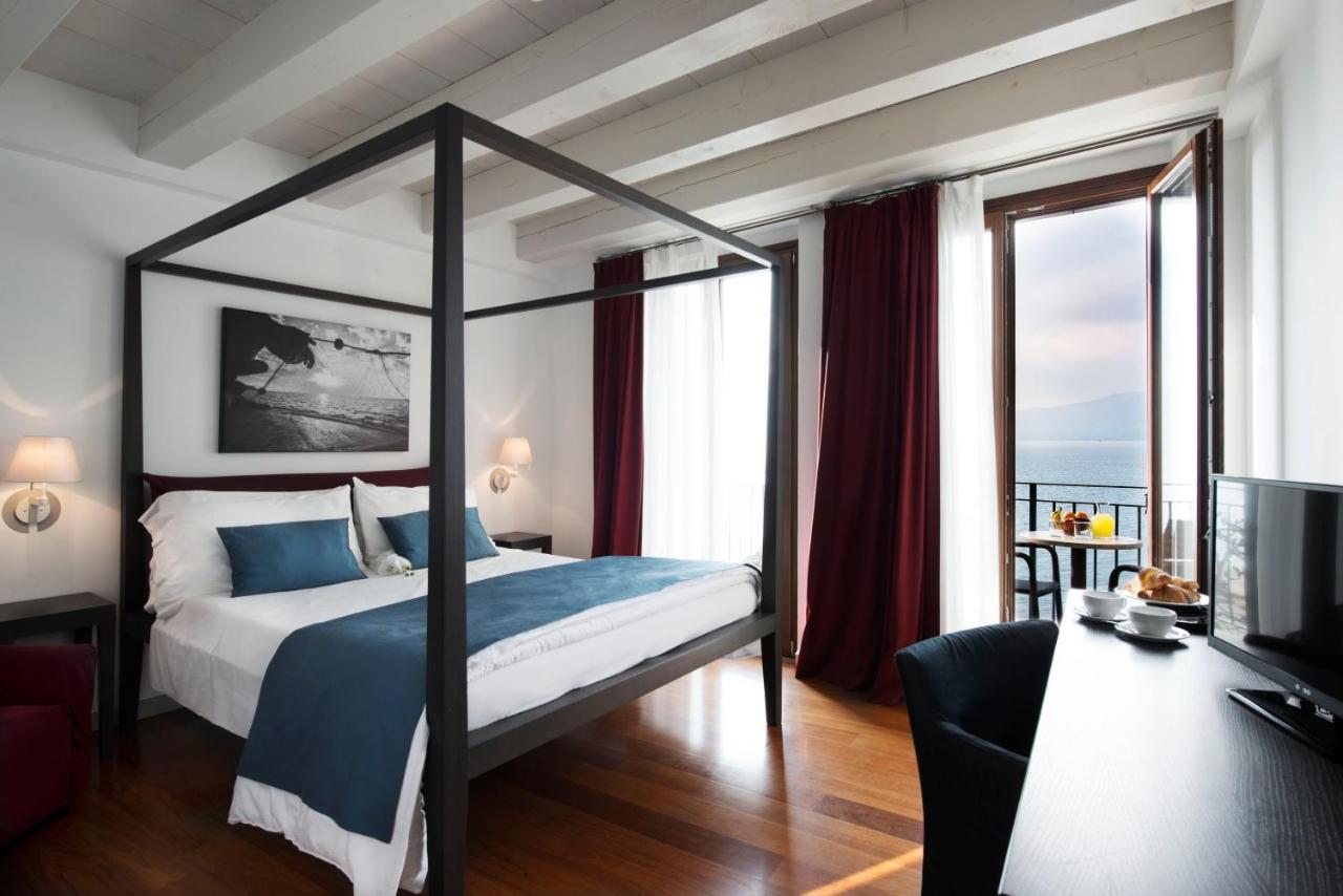Deluxe Double Room Lake View