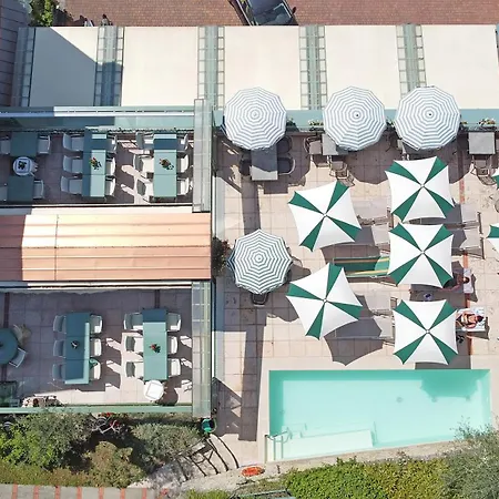 Hotel Villa Carlotta-3